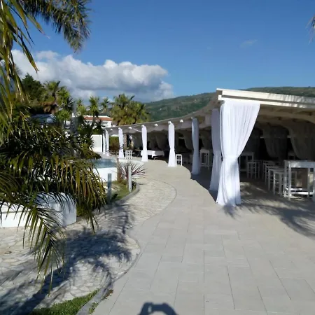 Sunshine Club Centro Benessere 4*