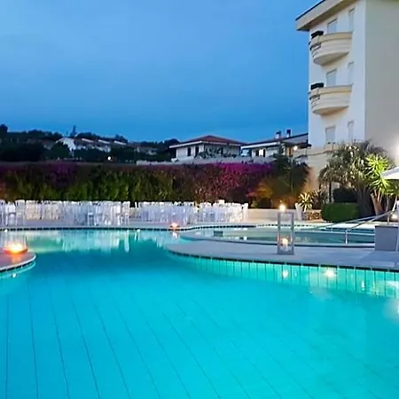 Hotel Sunshine Club Centro Benessere 4*