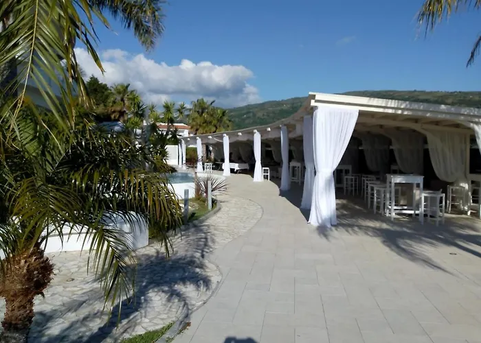 Sunshine Club Centro Benessere 4*